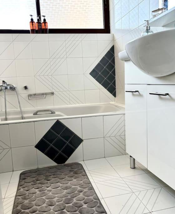 Comfort And Sunny Apartment, Marousi Oaka Stadium Neratziotissa